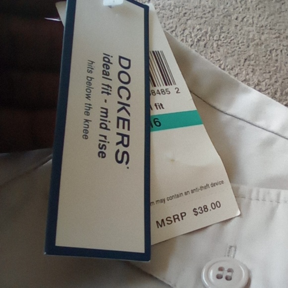 Dockers Capri Pants - Picture 3 of 3